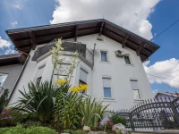 Guesthouse Ikar 3*