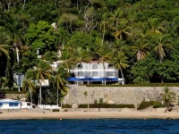 Casas y Villas Real Estate - Casa Aldila 3*