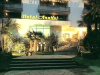 Anabel 4*