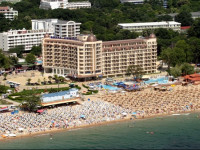 Admiral Apartments Golden Sands