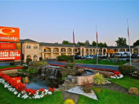 Econo Lodge at the Falls North