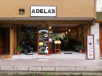 Adelas Hostal 