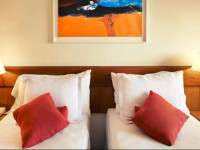 Balmoral Plaza Hotel