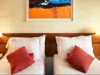 Balmoral Plaza Hotel 4*