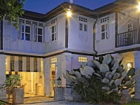 Clove Hall 4*