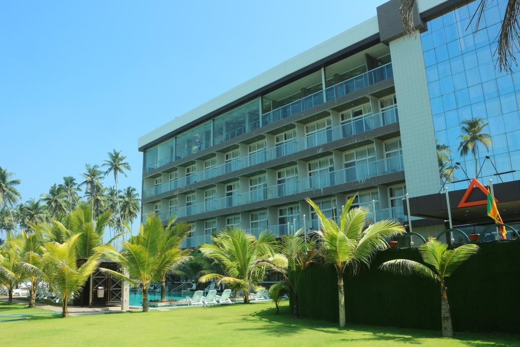 Ocean Queen Hotel  4*