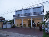 Lochana Beach Hotel 