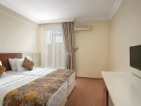Lara Dinc Hotel 3*