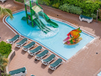 GOLDEN AVENIDA FAMILY SUITES
