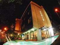 Perlla 3*