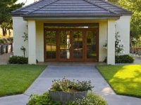 Ginninderry Homestead 4*
