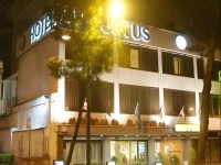 Augustus 4*