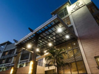 Avenue Plaza Hotel