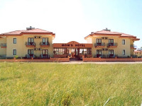 MG Moms Hotel 