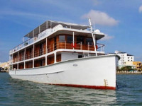 LAmant Cruise