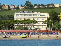 Cristallo Giulianova 4*