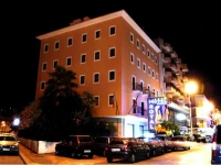 Royal  3*