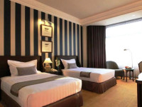 Holiday Palace Resort & Casino