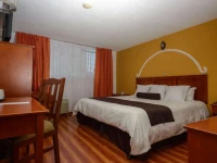 Howard Johnson Calle Real Morelia 4*
