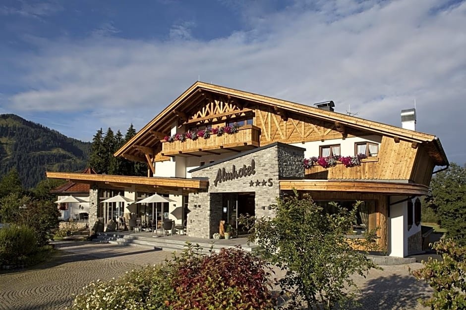 Almhotel Told 3*