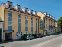 City Hotel Stockerau 4*