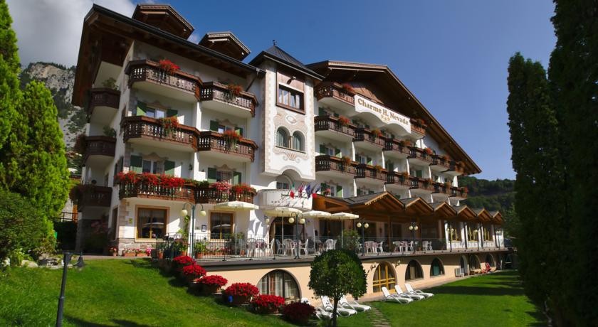 Charme Hotel Nevada 3*