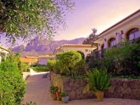 The Hideaway Club 4*