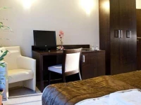 Hotel River 4*
