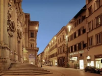 De La Ville  4*