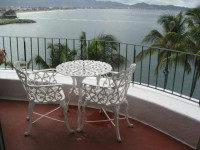 Dolphin Cove Inn