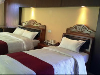 Hotel Middle Path
