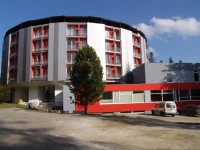 Atrium 4*