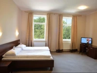 Hotel Cesarski 2*