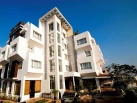 Lily Sarovar Portico 3*
