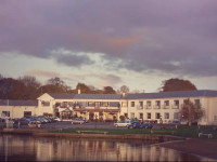 Lakeside Manor Hotel