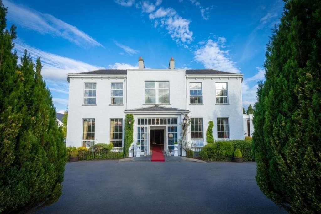 Castle Oaks House Hotel 3*