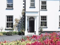 Ross Lake House Hotel 4*