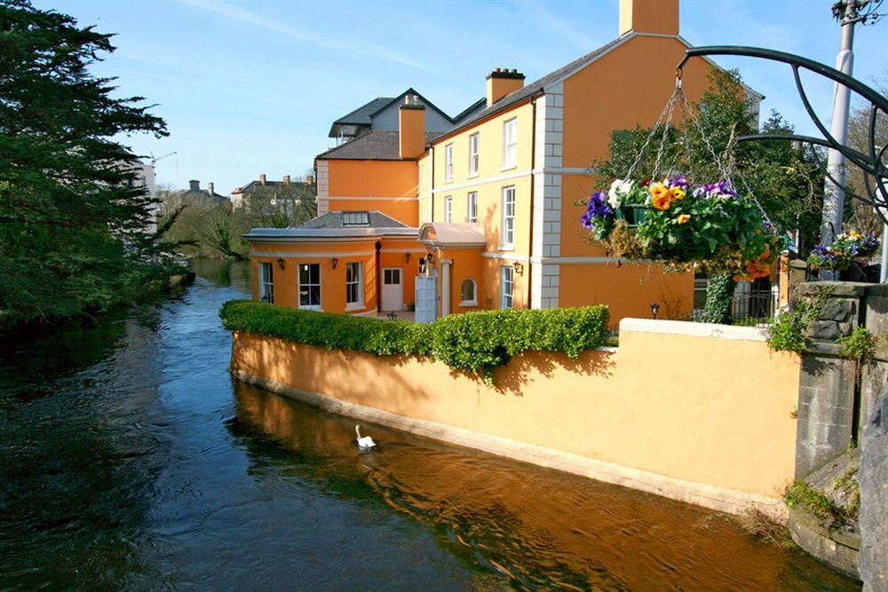 Rowan Tree Hostel 3*