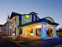 Holiday Inn Express Piedras Negras 2*