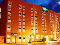 City Junior Cancun 3*