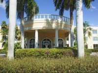 La Quinta Inn & Suites Naples Downtown