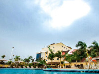 Oak Plaza East Airport Hotel