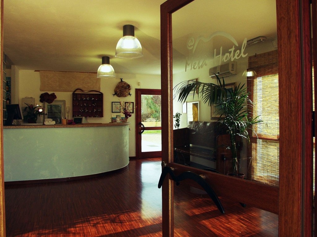 Meta Hotel 3*