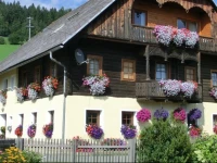 Kniebergerhof 2*