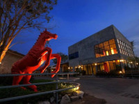 Red Horse Resort
