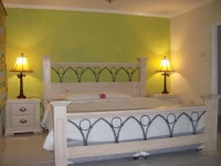 Bar-B-Barn Beach Hotel 3*