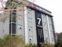 Seven Motel 2*