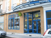 Logis Institut Hotel