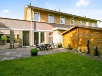 Huis van Steen 2*