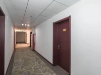 Baocheng Hotel 4*